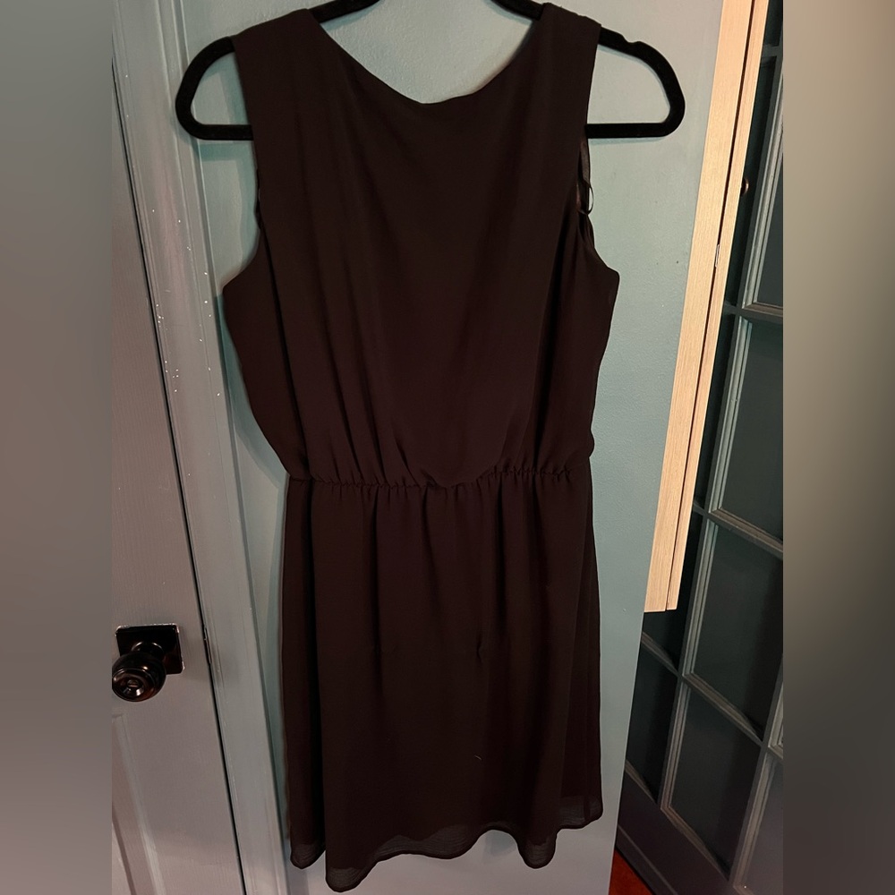 Elegant Black Sleeveless Dress